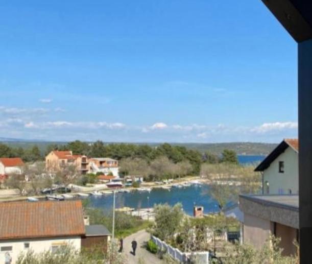 Apartment Raslina Exterior foto